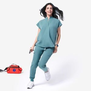 Figs Hydrogreen XS Top and S Tall Jogger Pants